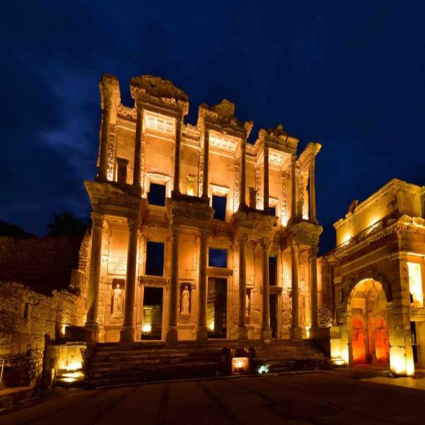 celsus kütüphanesi 600x600